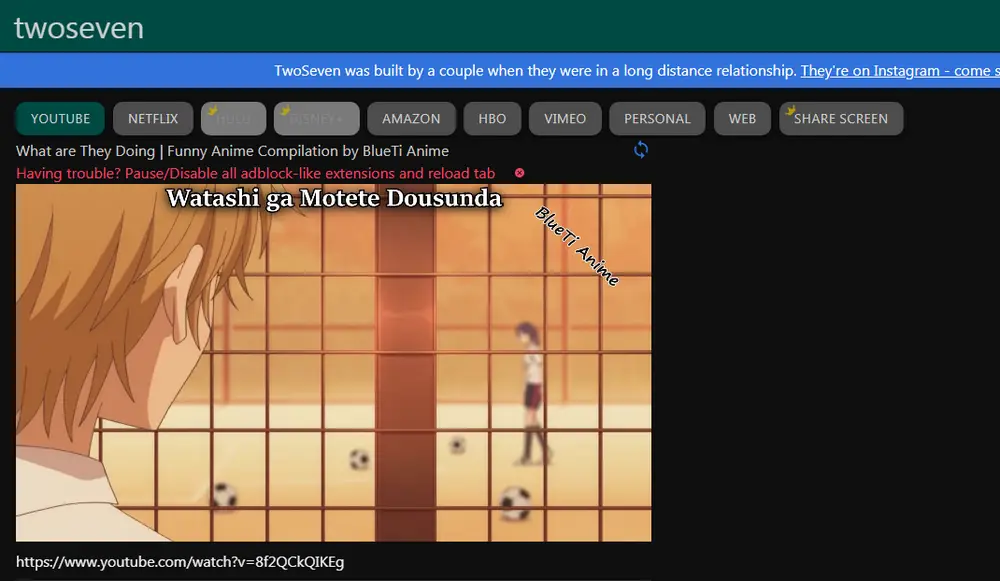 Menonton Bersama Teman Gambar teman-teman menonton anime live action bersama-sama